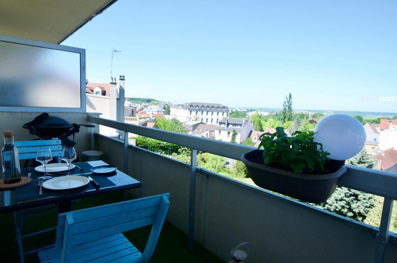 Appart'Hotel Versailles Saint Cyr L'Ecole - Gare Sncf A 100M Et Parking Prive מראה חיצוני תמונה