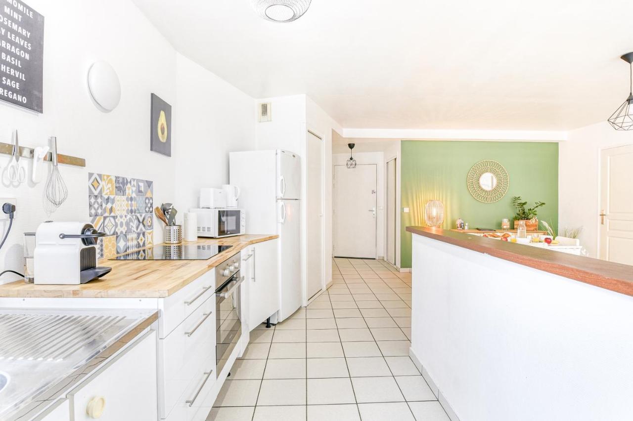 Appart'Hotel Versailles Saint Cyr L'Ecole - Gare Sncf A 100M Et Parking Prive מראה חיצוני תמונה