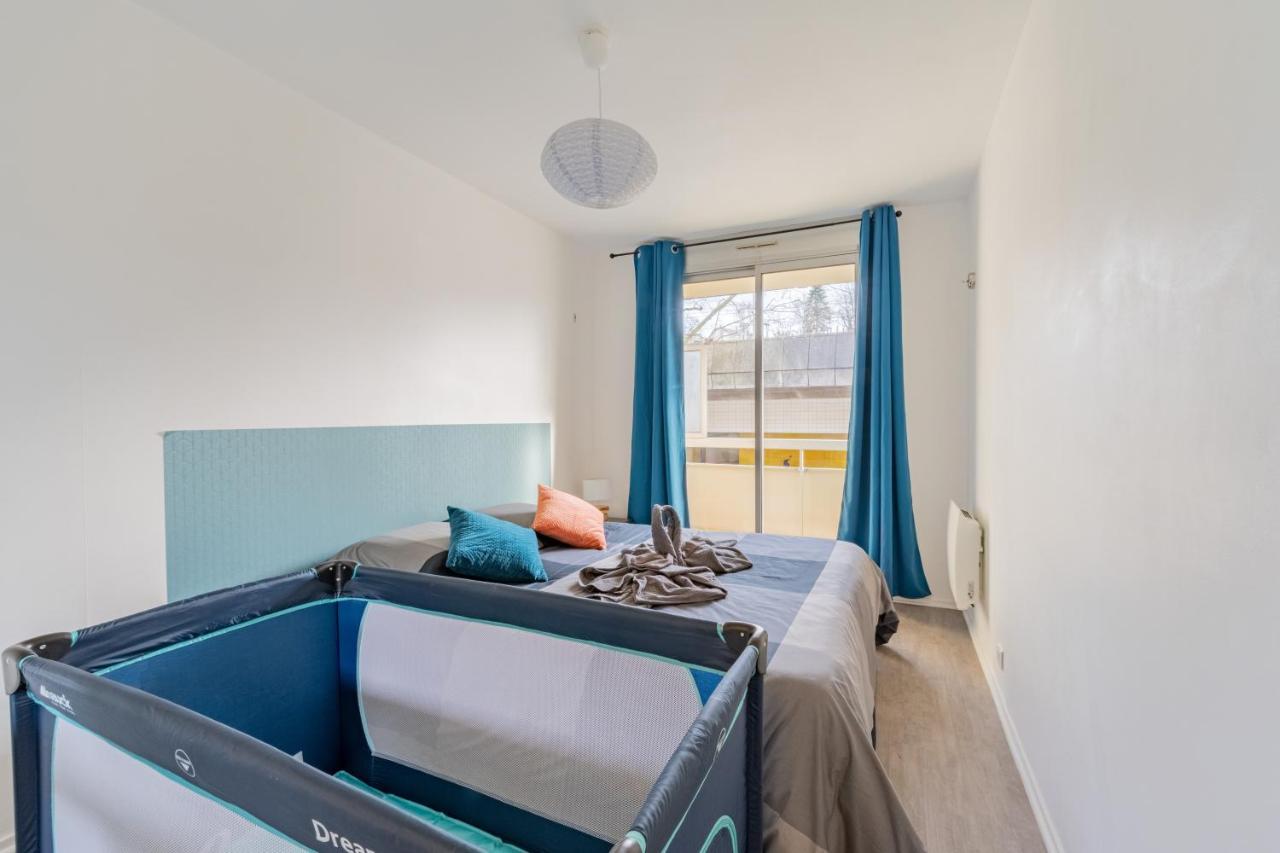 Appart'Hotel Versailles Saint Cyr L'Ecole - Gare Sncf A 100M Et Parking Prive מראה חיצוני תמונה