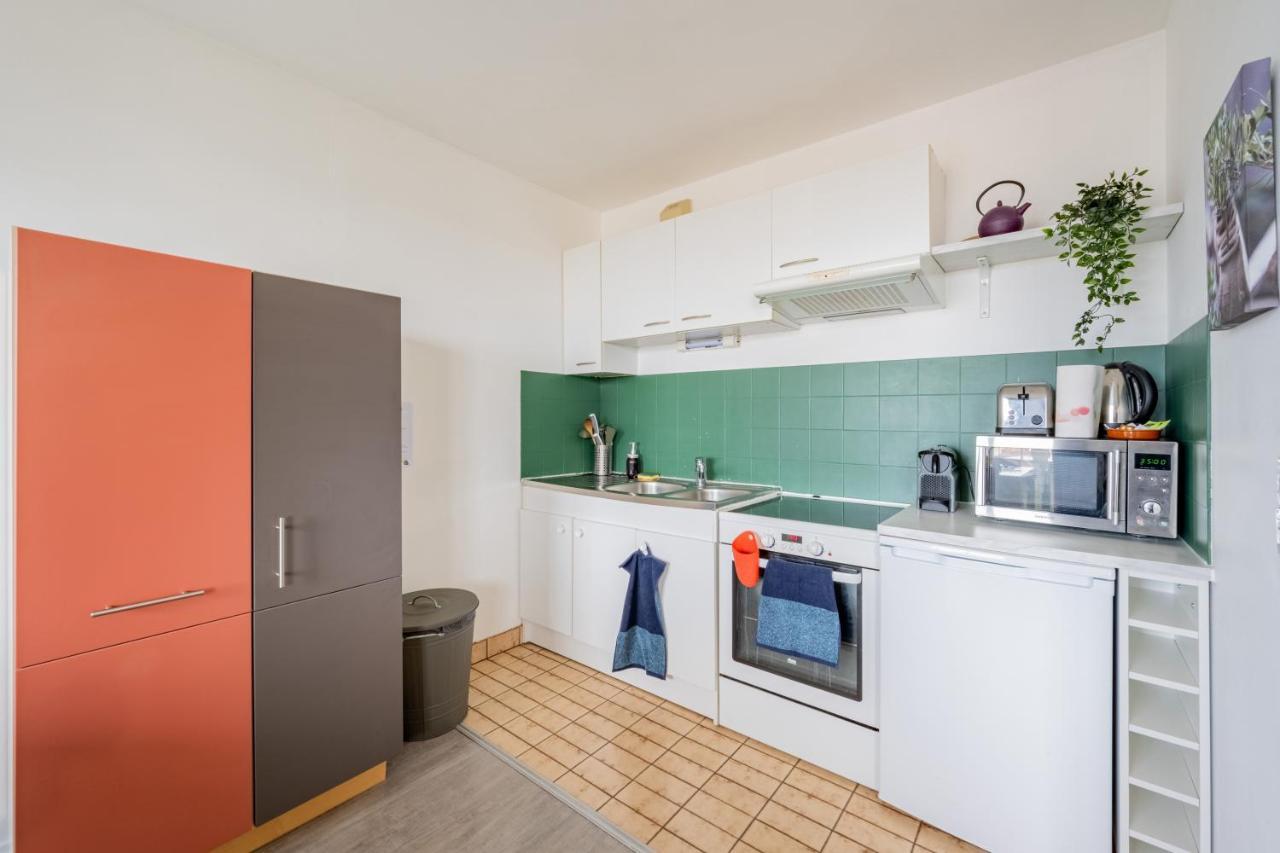 Appart'Hotel Versailles Saint Cyr L'Ecole - Gare Sncf A 100M Et Parking Prive מראה חיצוני תמונה
