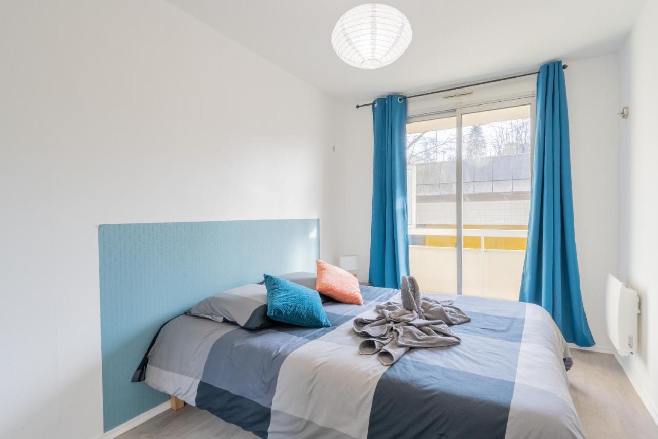Appart'Hotel Versailles Saint Cyr L'Ecole - Gare Sncf A 100M Et Parking Prive מראה חיצוני תמונה