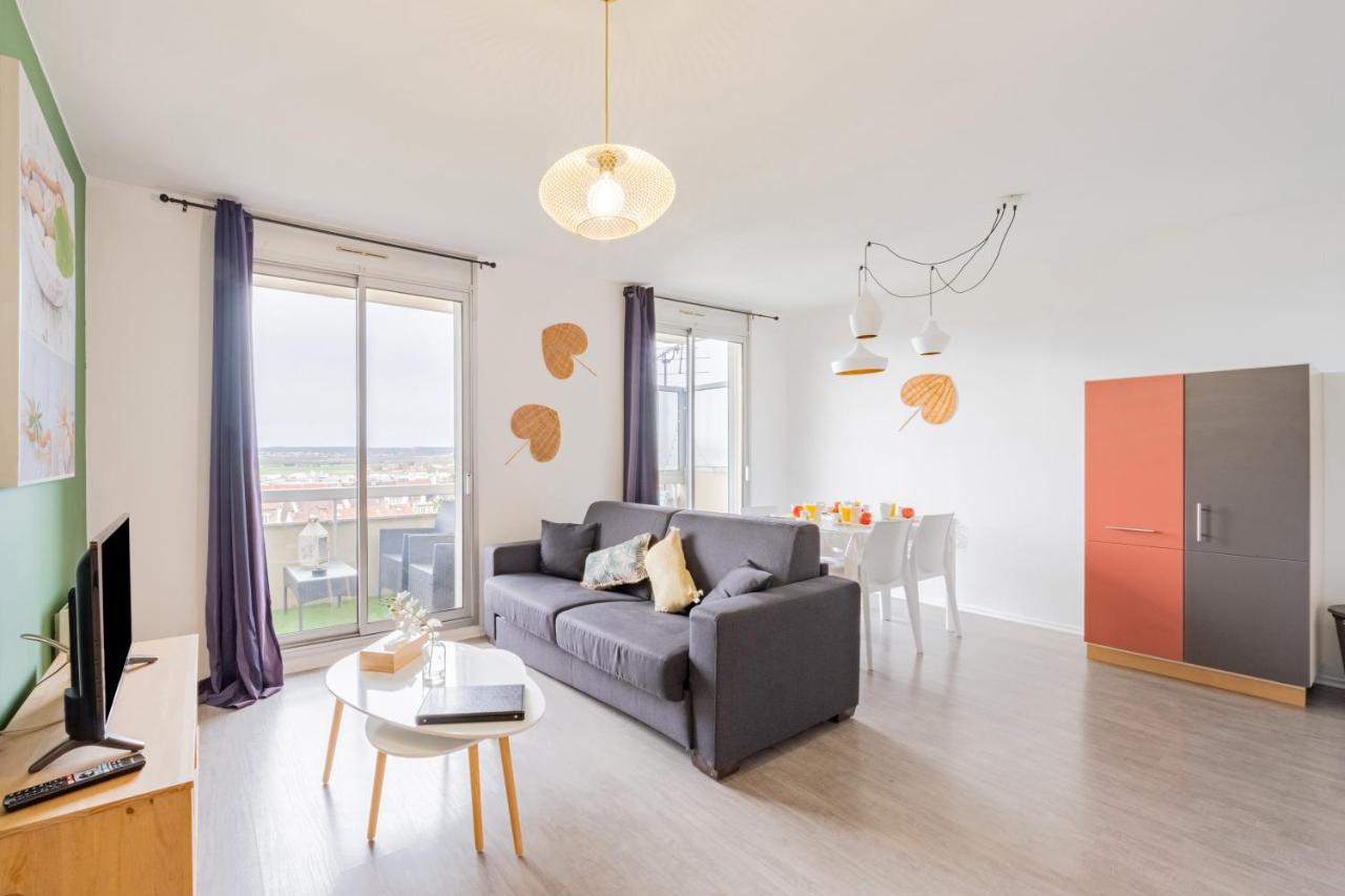 Appart'Hotel Versailles Saint Cyr L'Ecole - Gare Sncf A 100M Et Parking Prive מראה חיצוני תמונה