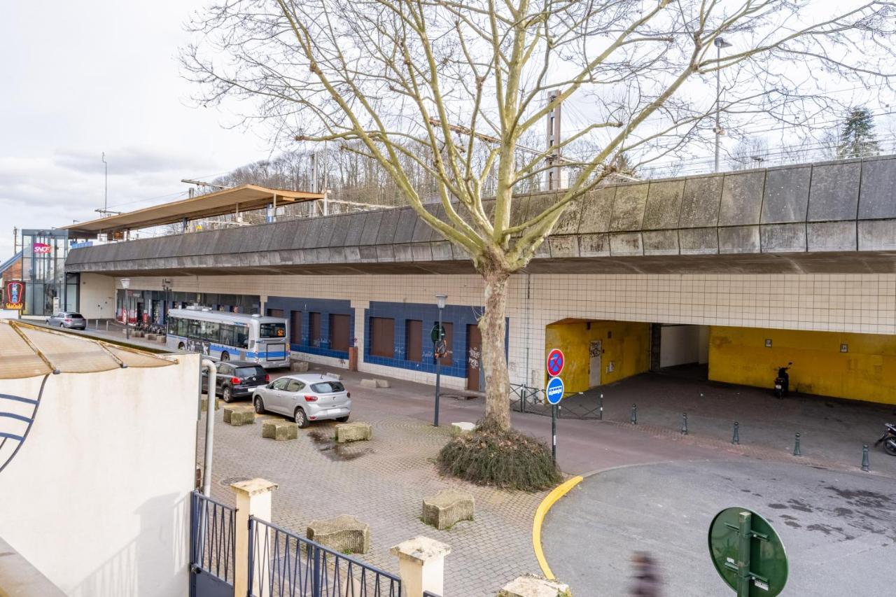 Appart'Hotel Versailles Saint Cyr L'Ecole - Gare Sncf A 100M Et Parking Prive מראה חיצוני תמונה